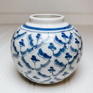 Vintage Blue and White Melon Jar Ginger Jar Vase | No Lid | Chinoiserie